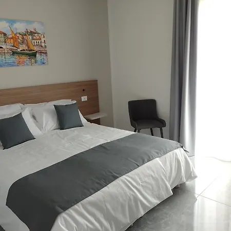 Ranalli Palace * Peschiera del Garda
